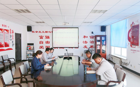 標(biāo)題：華德牧草公司黨委開(kāi)展黨紀(jì)學(xué)習(xí)教育專題學(xué)習(xí)
瀏覽次數(shù)：856
發(fā)表時(shí)間：2024-05-24